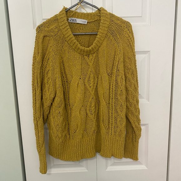 ZARA - mustard yellow cable knit sweater - Picture 2 of 4